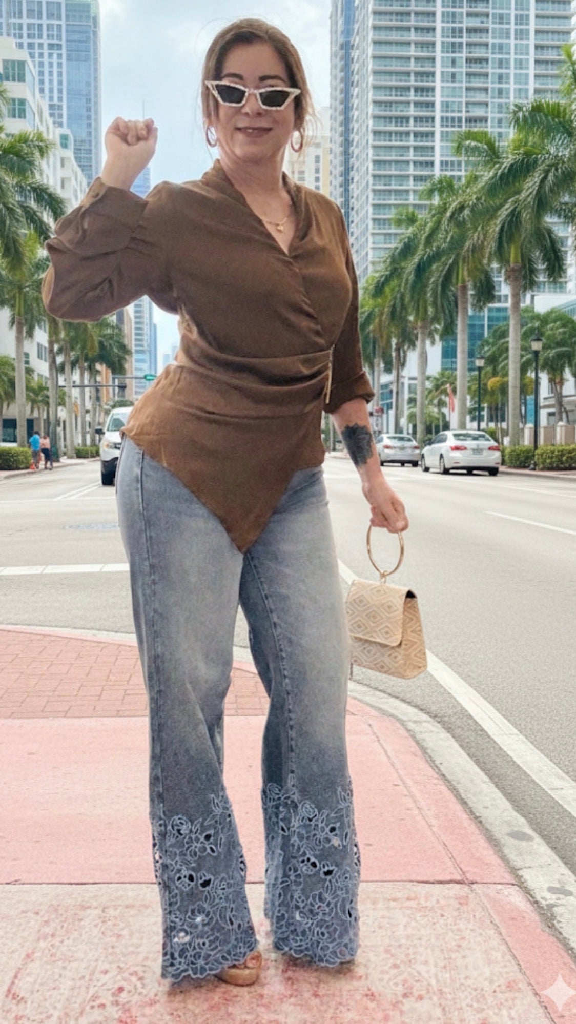Light blue Jean wide legs with rose details embroidery